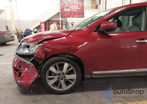 2016 Nissan Pathfinder Platinum z USA, uszkodzony, nr VIN 5N1AR2MM6GC605180